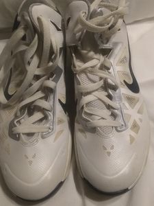 Nike tennis/ basketball shoes